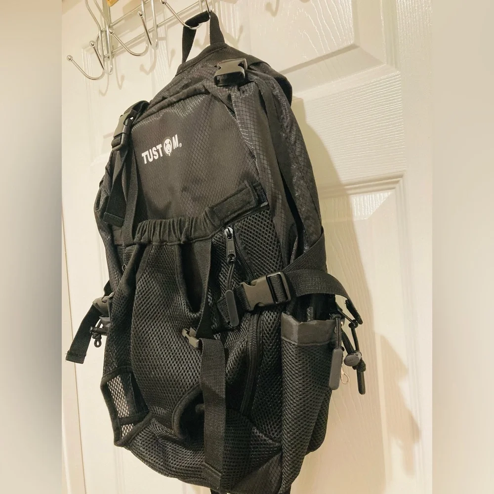LIKE NEW Tustom Dog Carrier Backpack 🐶‎ 🐕 🎒
